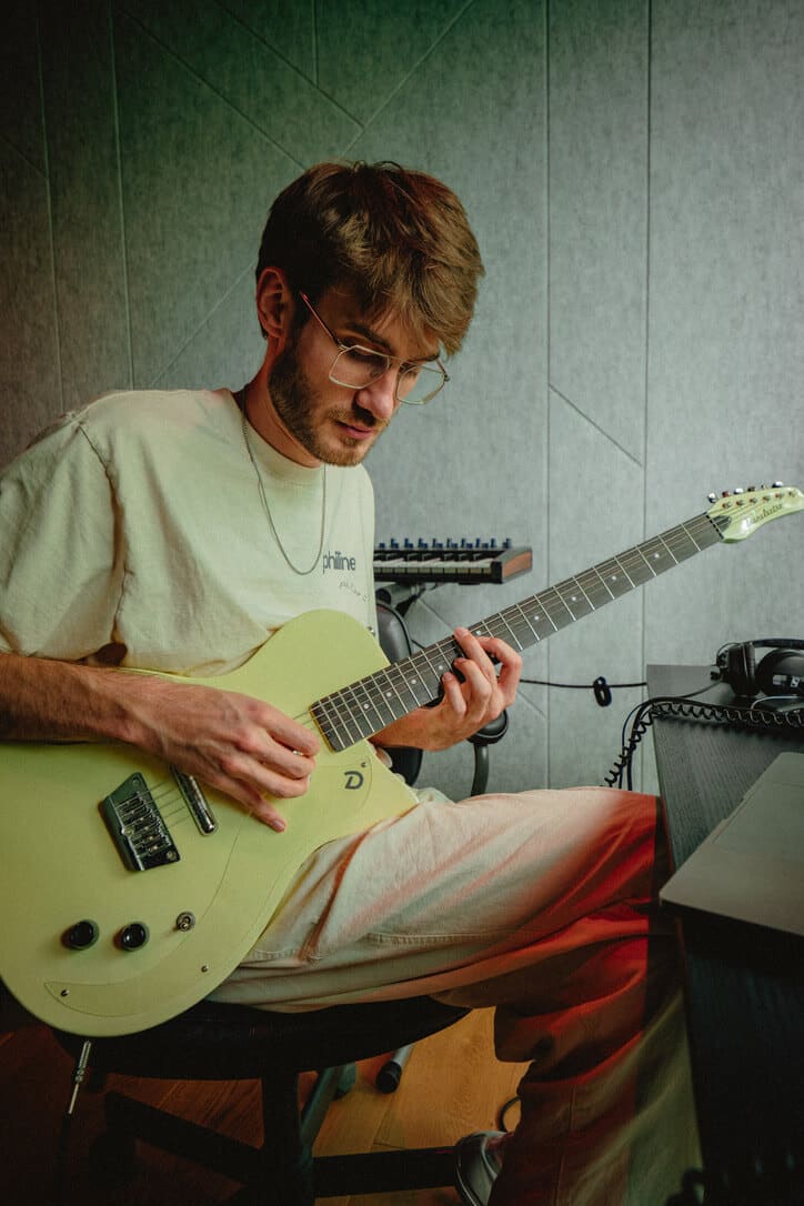 Arnout in the studio